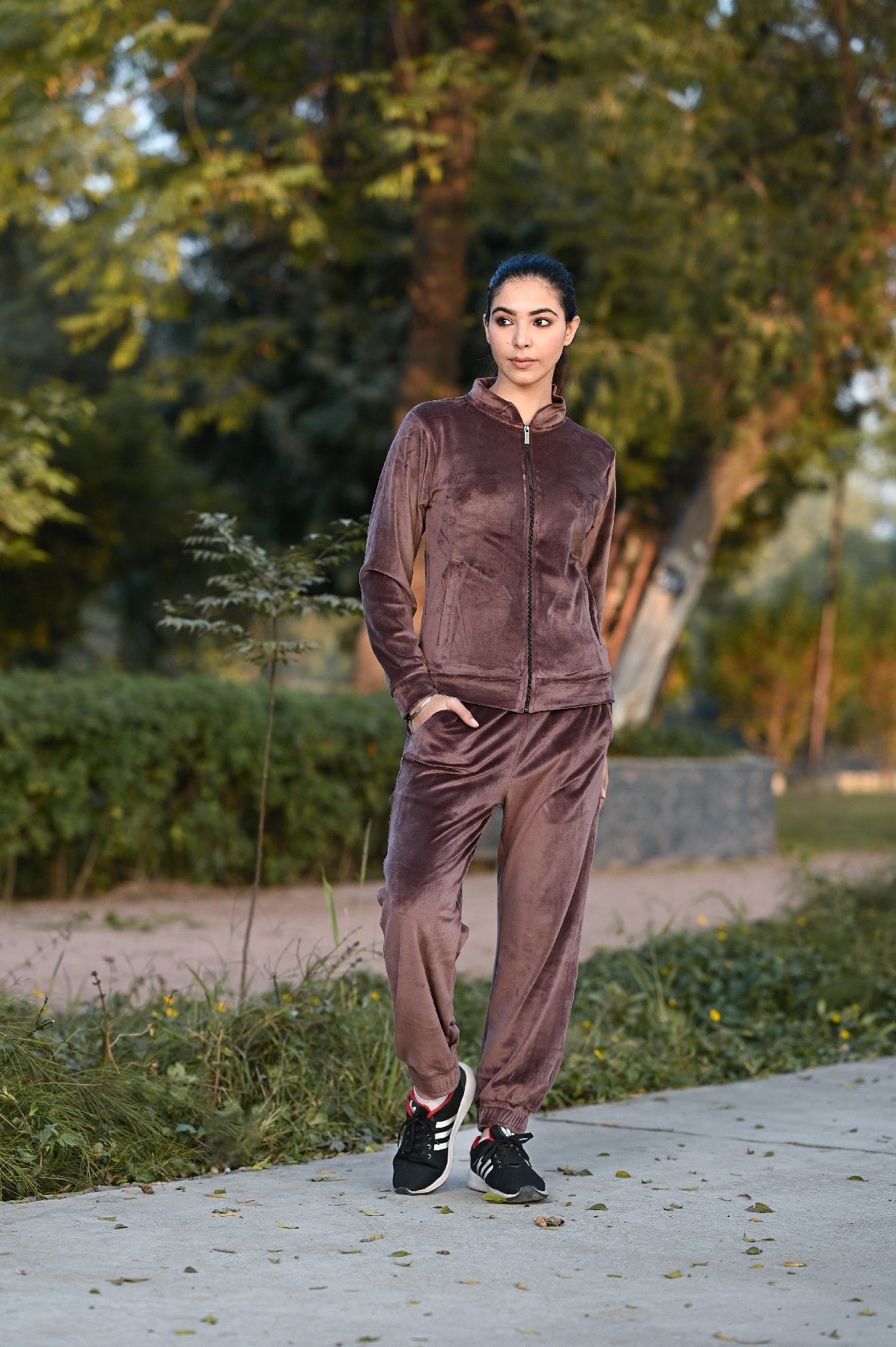Velvet Collar Tracksuit for women With Zipper Brown Miazi